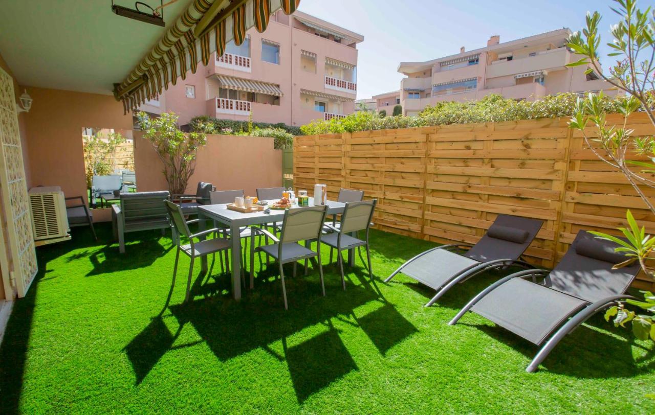 Le Ptit Max Centre Ville - Terrasse Sainte-Maxime Bagian luar foto